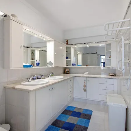 Casa Do Leo Holiday home *